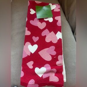 Kate Spade Red white & Pink 100% Cotton Towel trio❤️🤍🩷I have coordinating apron